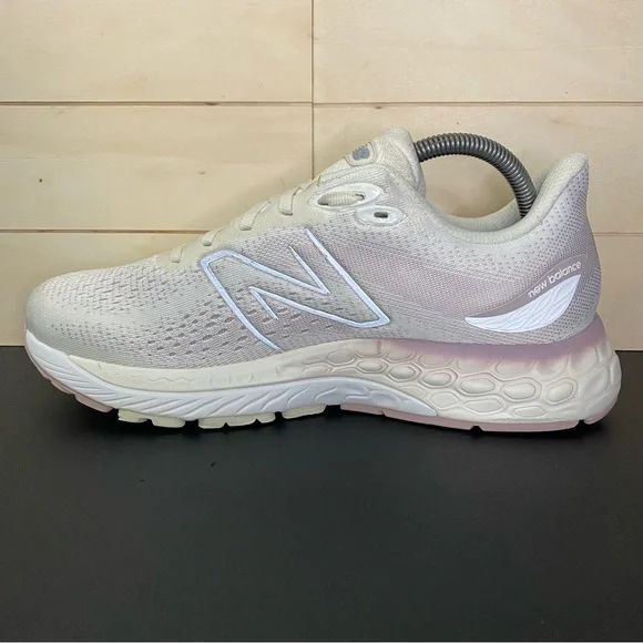 New Balance Fresh Foam 880 v12 White Women's Size 10 Running Shoes B W880Z12 - Picture 2 of 11